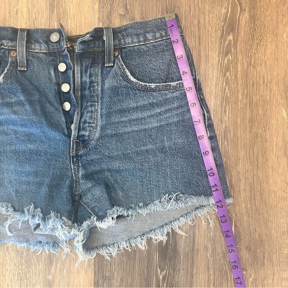 Levi’s Women’s 501 Button Fly Shorts - Picture 4 of 5